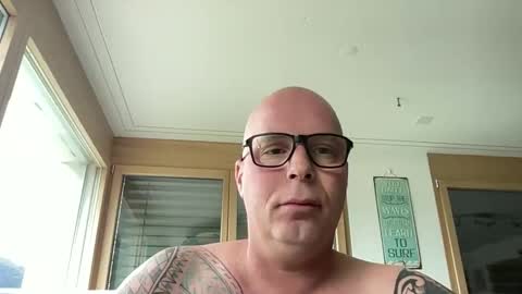 letmedoo2 online show from May 11, 2026, 7:25 am