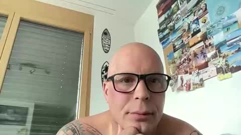 letmedoo2 online show from May 16, 2026, 9:28 am