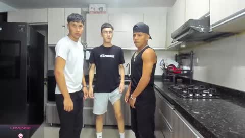 Snapshot of hot_sexmature chatting on October 5, 2025, 11:02 pm Vanesa Oliver and Andrew online show from October 5, 2025, 11:02 pm