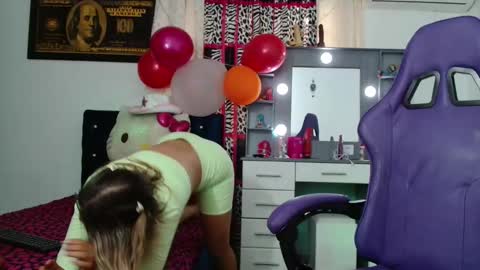 hot sexy bunny online show from April 14, 2026, 3:40 pm