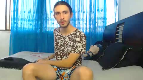 Snapshot of hot_sharks__ chatting on September 11, 2025, 11:21 am Hot Sharks   online show from September 11, 2025, 11:21 am