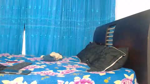 Snapshot of hot_sharks__ chatting on October 6, 2025, 7:50 am Hot Sharks   online show from October 6, 2025, 7:50 am