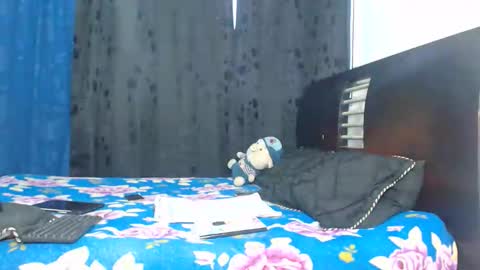 Hot Sharks   online show from November 27, 2025, 11:01 am