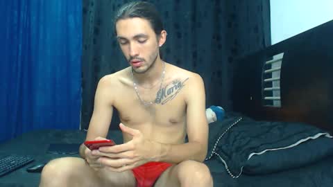 Snapshot of hot_sharks__ chatting on April 3, 2026, 7:06 am Hot Sharks online show from April 3, 2026, 7:06 am