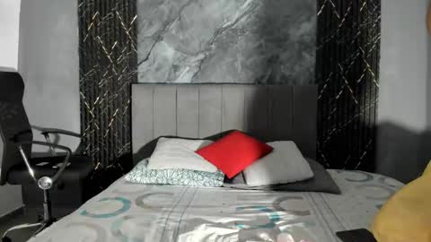 Hot Summer Boy online show from March 19, 2026, 11:36 am