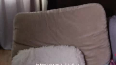 Hot Thumbelina online show from May 12, 2026, 4:42 am