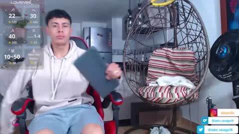 hot_twinks83 online show from September 9, 2025, 12:59 pm