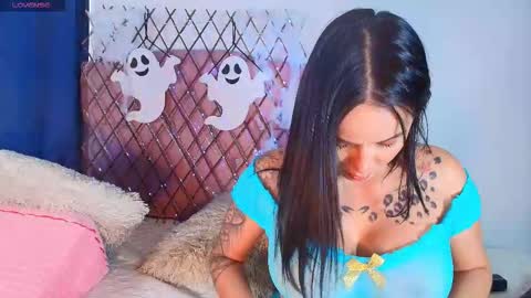 Snapshot of hotalana_ chatting on October 28, 2025, 12:19 pm Alana online show from October 28, 2025, 12:19 pm