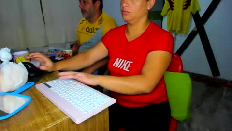 hotandfierylatinos online show from July 17, 2026, 10:11 am