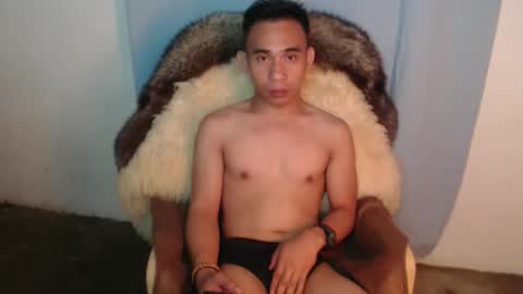 hotasianguyxxx online show from December 1, 2025, 6:24 pm