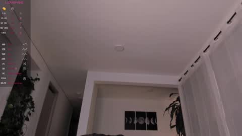 Snapshot of hotay_ chatting on October 1, 2025, 12:05 am Andrew xdres08 online show from October 1, 2025, 12:05 am