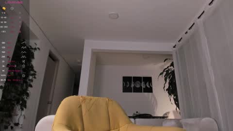 Snapshot of hotay_ chatting on October 4, 2025, 11:25 pm Andrew xdres08 online show from October 4, 2025, 11:25 pm