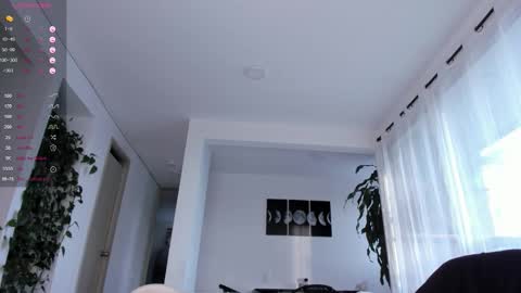 Snapshot of hotay_ chatting on October 31, 2025, 10:11 pm Andrew xdres08 online show from October 31, 2025, 10:11 pm