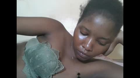 Snapshot of hotbabbee chatting on February 9, 2026, 7:07 pm love online show from February 9, 2026, 7:07 pm