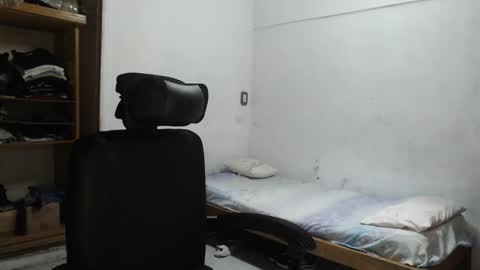 hotbaby6900 online show from February 13, 2026, 4:25 pm