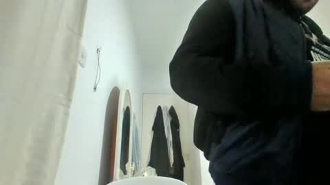 Hotbearhorny online show from January 12, 2026, 3:39 pm