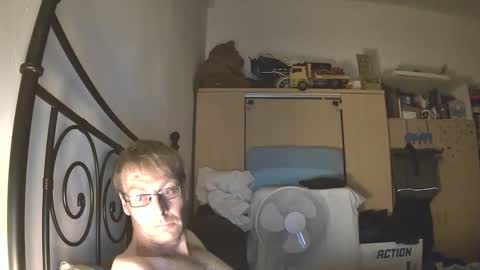 hotbilly_39 online show from September 11, 2025, 10:10 pm