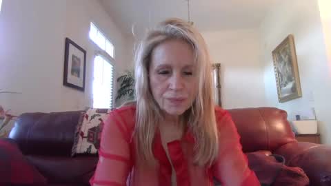 hotblondemilf1962 online show from December 8, 2024, 1:25 pm