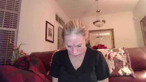 hotblondemilf1962 online show from December 12, 2024, 12:48 am