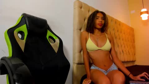 Snapshot of hotblosson chatting on October 17, 2025, 2:08 pm hotblosson online show from October 17, 2025, 2:08 pm