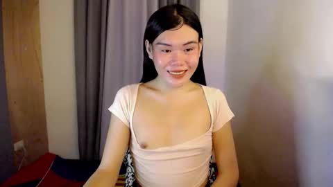 Snapshot of hotbunnyrainx chatting on October 18, 2025, 4:41 pm rain online show from October 18, 2025, 4:41 pm