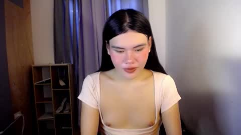 Snapshot of hotbunnyrainx chatting on November 5, 2025, 2:22 am rain online show from November 5, 2025, 2:22 am