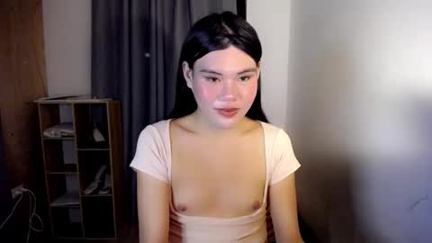 Snapshot of hotbunnyrainx chatting on November 8, 2025, 6:40 pm rain online show from November 8, 2025, 6:40 pm