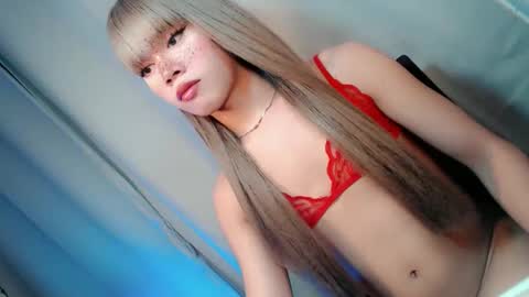 hotchescacummer online show from January 18, 2026, 5:50 pm