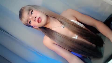 hotchescacummer online show from February 6, 2026, 6:22 pm