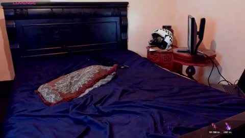 Yikes online show from December 14, 2025, 1:22 am