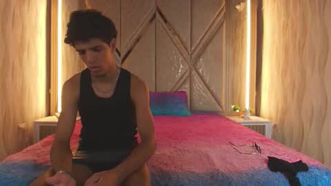 hotcouple_222 online show from March 10, 2026, 7:35 am