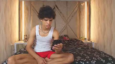 hotcouple_222 online show from June 9, 2026, 1:23 pm
