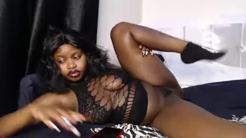 Snapshot of hotcurvykeisha chatting on January 3, 2025, 2:21 am Hotcurvykeisha online show from January 3, 2025, 2:21 am