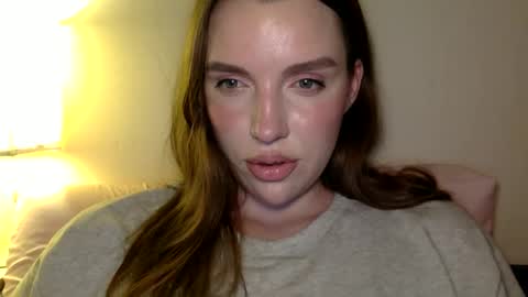 Snapshot of hoteffy chatting on May 17, 2026, 9:33 pm effy online show from May 17, 2026, 9:33 pm
