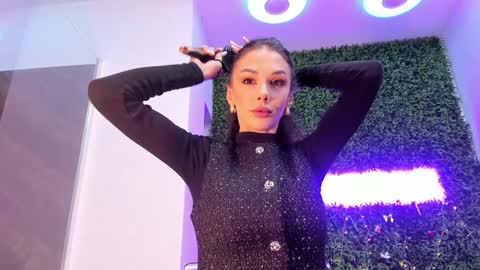 hotfallingdevil online show from January 19, 2026, 5:44 am