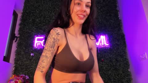 Snapshot of hotfallingdevil chatting on March 19, 2026, 5:44 am hotfallingdevil online show from March 19, 2026, 5:44 am