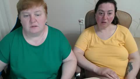 Snapshot of hotfiremommy chatting on April 15, 2026, 7:58 pm LimonkaFire online show from April 15, 2026, 7:58 pm