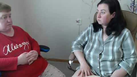 Snapshot of hotfiremommy chatting on April 18, 2026, 11:14 am LimonkaFire online show from April 18, 2026, 11:14 am