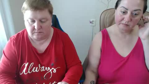 Snapshot of hotfiremommy chatting on April 25, 2026, 10:40 am LimonkaFire online show from April 25, 2026, 10:40 am