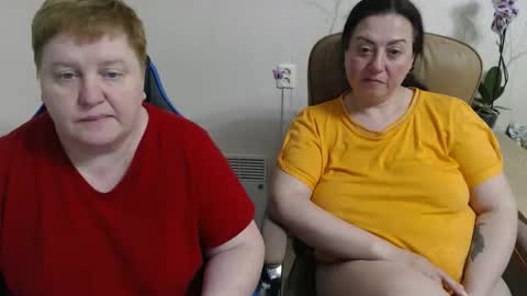 Snapshot of hotfiremommy chatting on April 30, 2026, 8:57 pm LimonkaFire online show from April 30, 2026, 8:57 pm