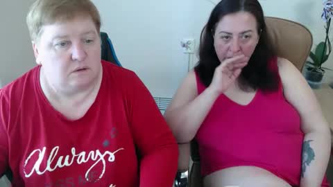 Snapshot of hotfiremommy chatting on May 4, 2026, 12:01 pm LimonkaFire online show from May 4, 2026, 12:01 pm