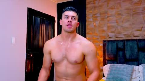 Snapshot of hotfuckers4uu chatting on June 6, 2026, 7:29 pm felipe marcello online show from June 6, 2026, 7:29 pm