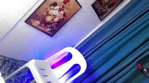 Snapshot of hotfucking_queen1111 chatting on November 17, 2025, 5:35 am hotfucking_queen1111 online show from November 17, 2025, 5:35 am