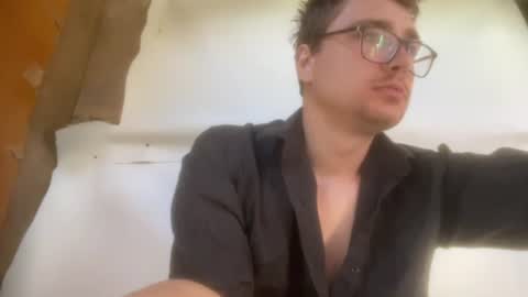 Snapshot of hotgentleman_3003 chatting on June 24, 2026, 7:18 am William online show from June 24, 2026, 7:18 am