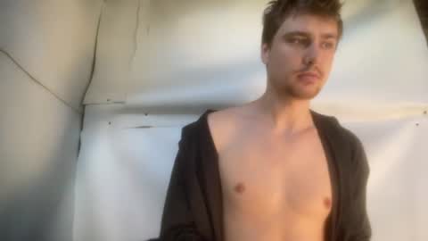 Snapshot of hotgentleman_3003 chatting on July 25, 2026, 7:39 am William online show from July 25, 2026, 7:39 am
