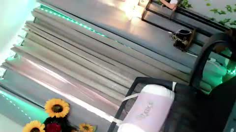 Snapshot of hotgirl_krisxx chatting on October 30, 2025, 6:04 am hotgirl_krisxx online show from October 30, 2025, 6:04 am