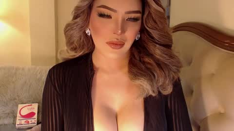 Miss ELY online show from October 5, 2025, 2:43 am