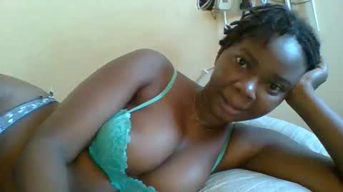 Queen online show from March 3, 2026, 5:02 am