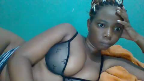 Queen online show from March 25, 2026, 5:02 am
