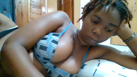 Snapshot of hotgodees chatting on August 9, 2026, 6:18 am Queen online show from August 9, 2026, 6:18 am